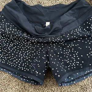 Lululemon Size 8 Run Short